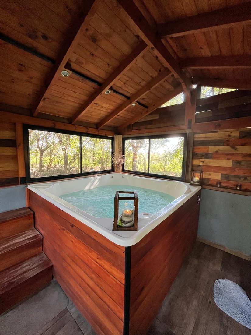 Jacuzzi interior con farol
